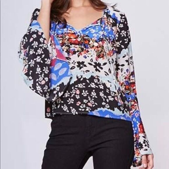Revolve Yumi Kim Wanderlust Silk Bell Sleeve Top - Picture 1 of 9